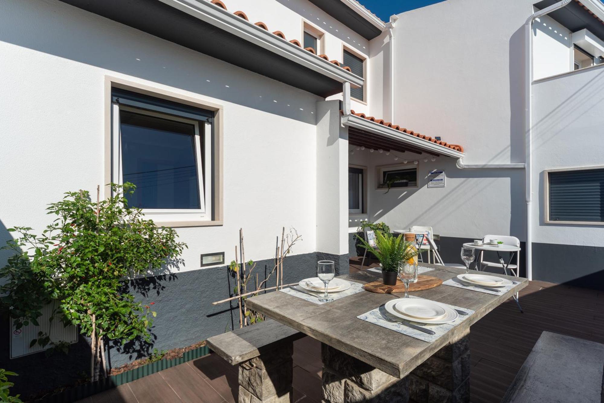 Fika Guest House Nazaré Extérieur photo